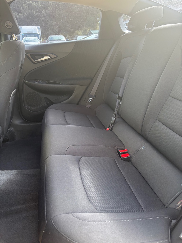 Photo 8 of this CHEVROLET MALIBU