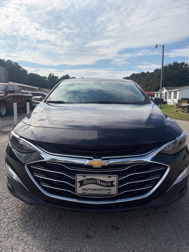 Photo 2 of this CHEVROLET MALIBU