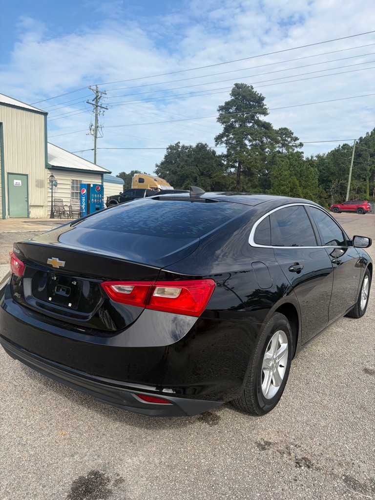 Photo 11 of this CHEVROLET MALIBU