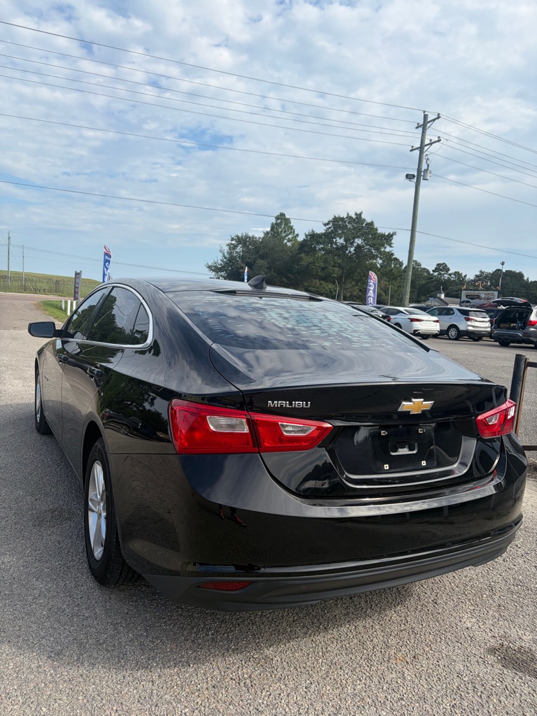 Photo 9 of this CHEVROLET MALIBU