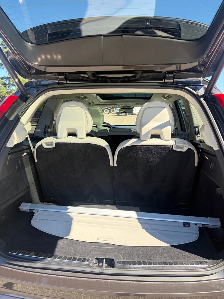 Photo 13 of this VOLVO XC90