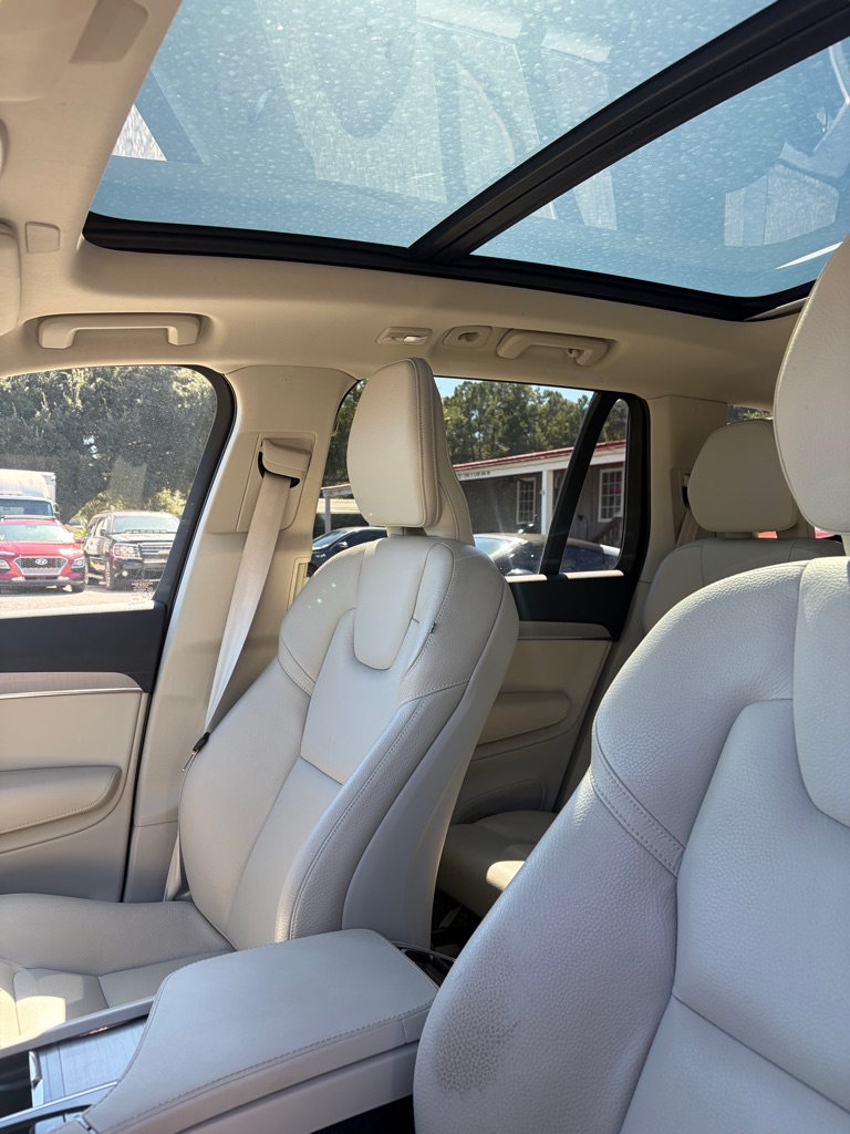 Photo 7 of this VOLVO XC90