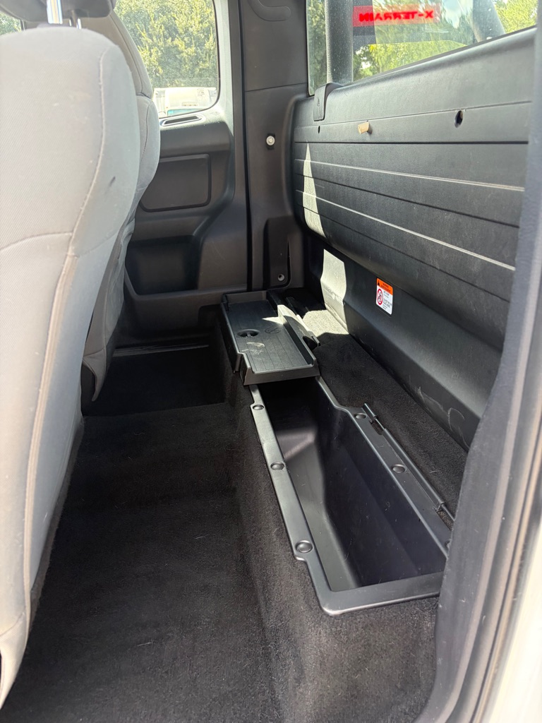Photo 9 of this TOYOTA TACOMA