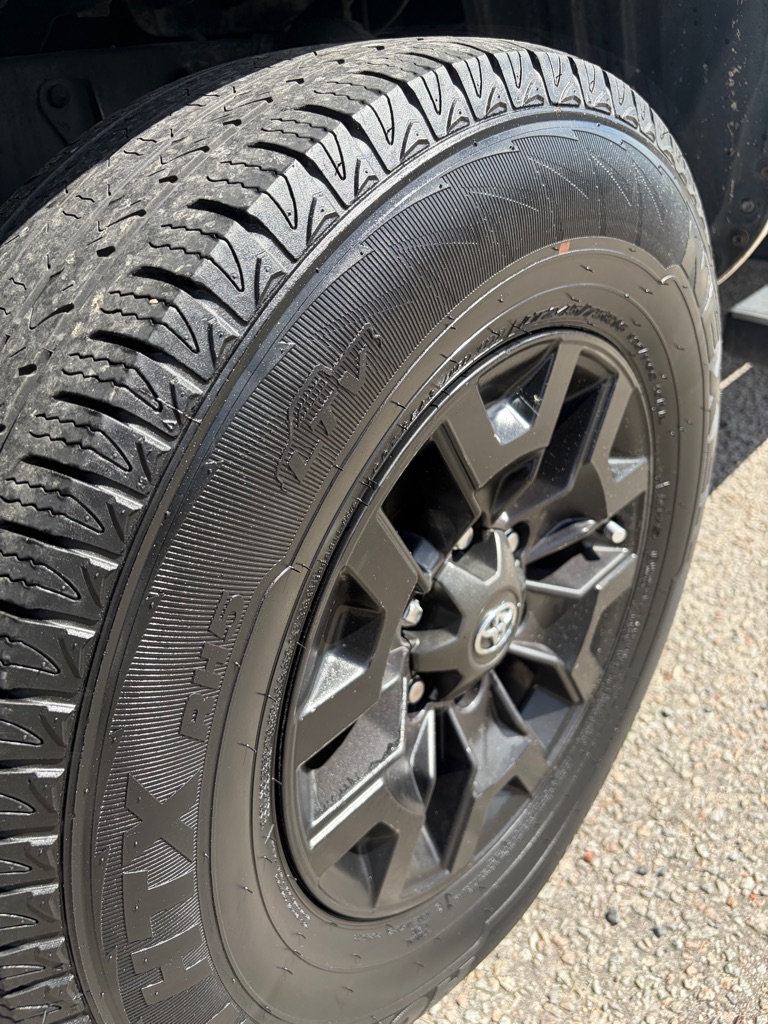 Photo 18 of this TOYOTA TACOMA