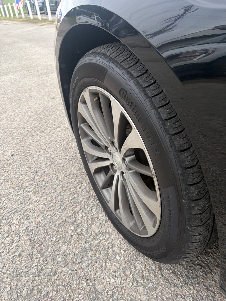 Photo 2 of this BUICK LACROSSE