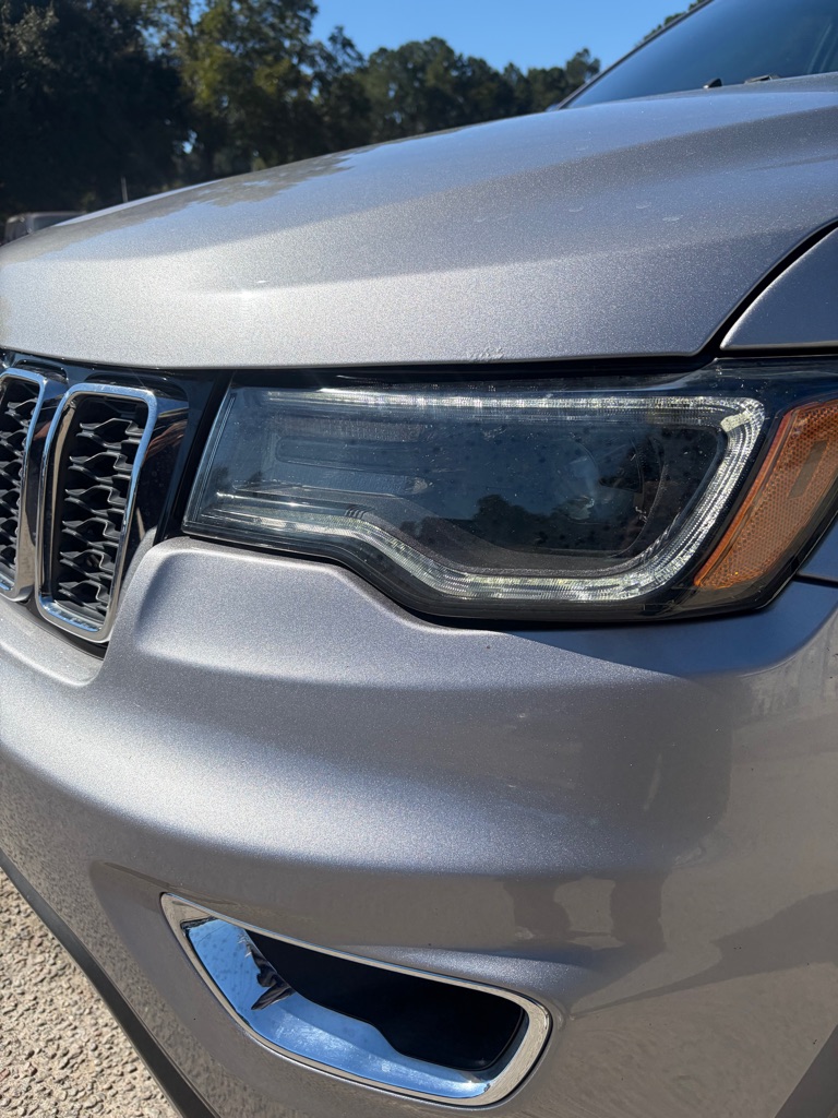 Photo 3 of this JEEP GRAND CHEROKEE