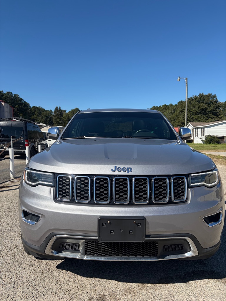 Photo 2 of this JEEP GRAND CHEROKEE