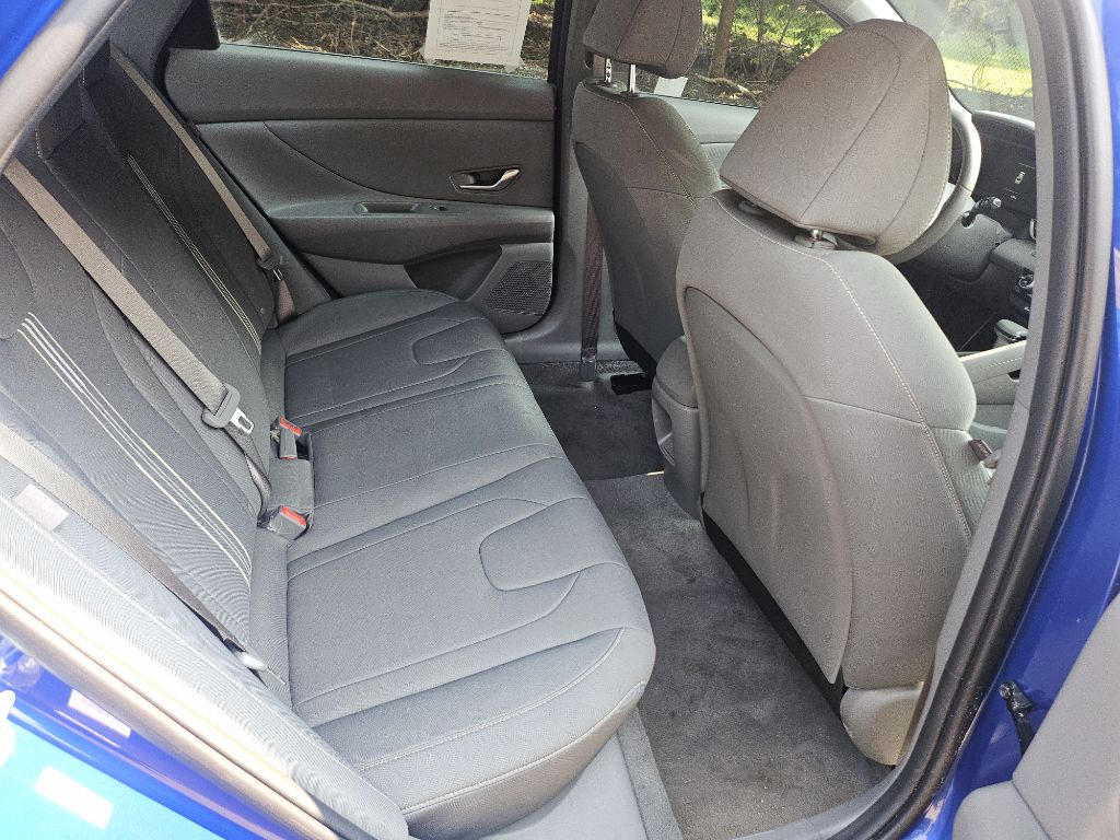 Photo 26 of this HYUNDAI ELANTRA