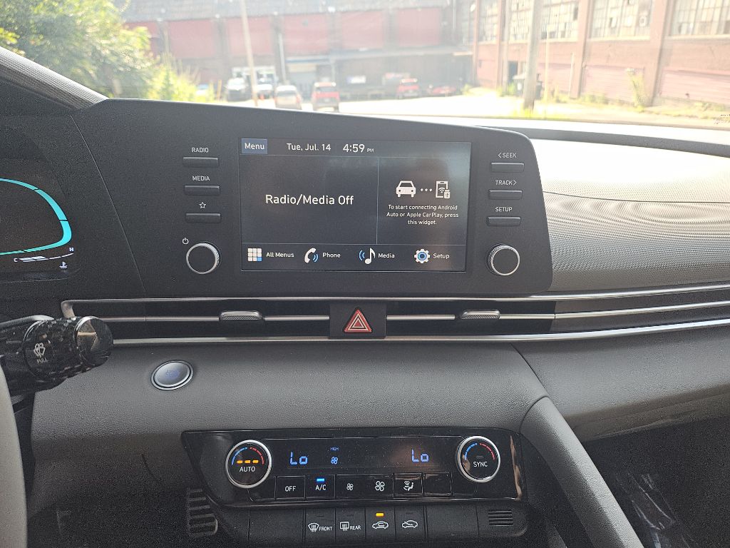 Photo 11 of this HYUNDAI ELANTRA