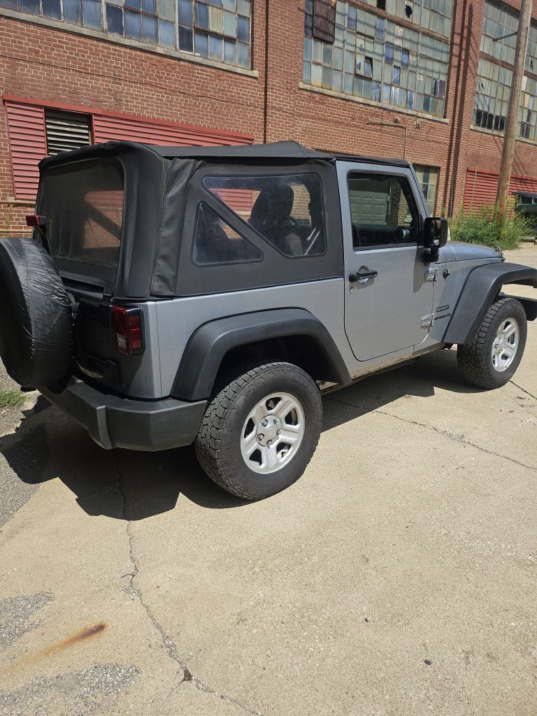 Photo 28 of this JEEP WRANGLER