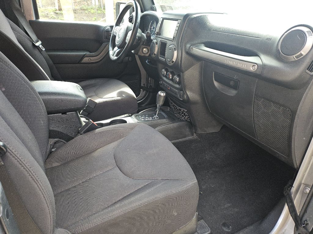 Photo 17 of this JEEP WRANGLER