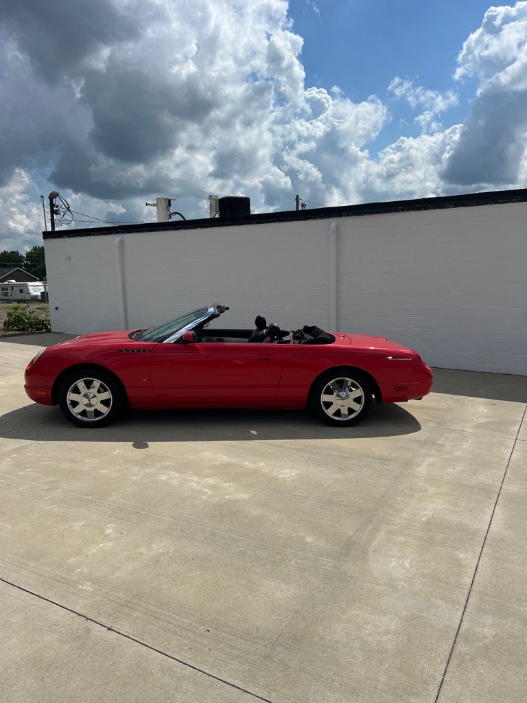 2003 Ford Thunderbird Deluxe photo 4