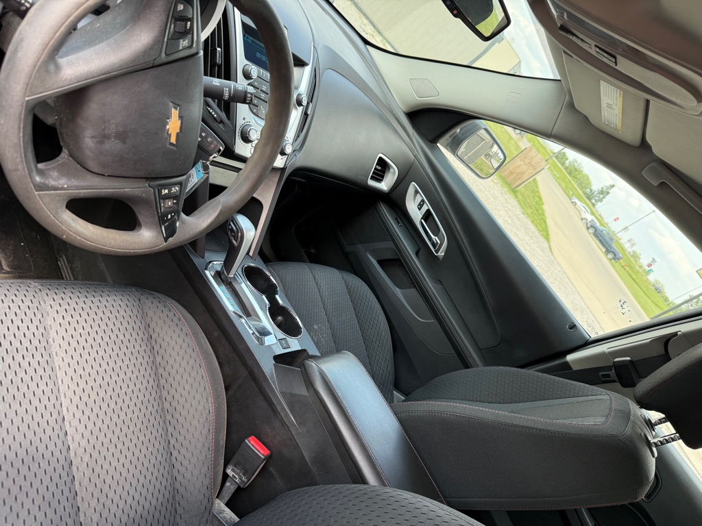 Photo 9 of this CHEVROLET EQUINOX