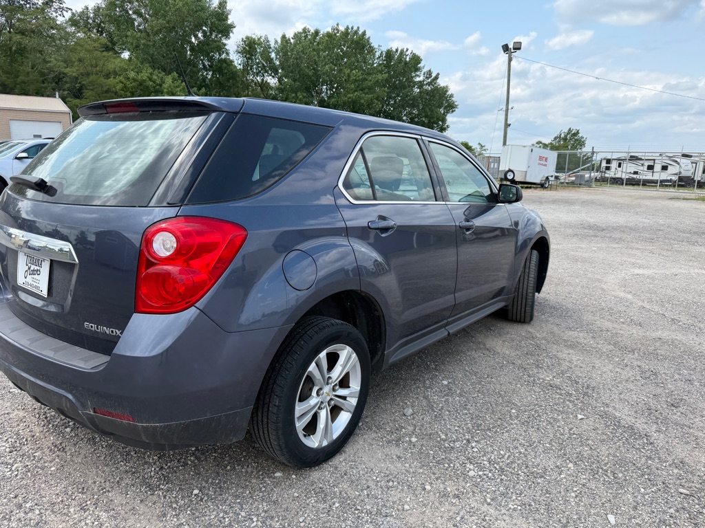 Photo 5 of this CHEVROLET EQUINOX