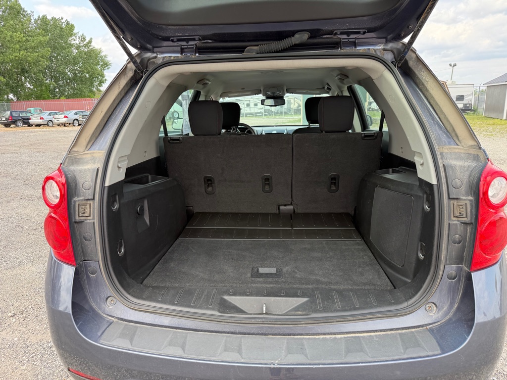 Photo 12 of this CHEVROLET EQUINOX