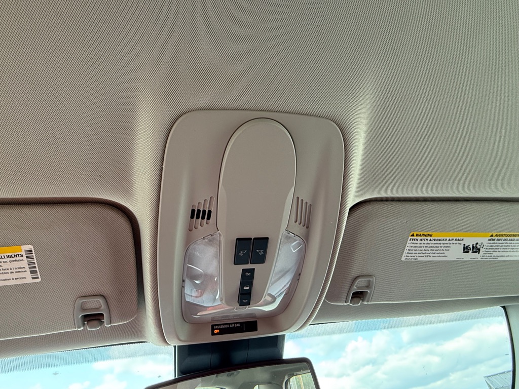 Photo 16 of this CHEVROLET EQUINOX