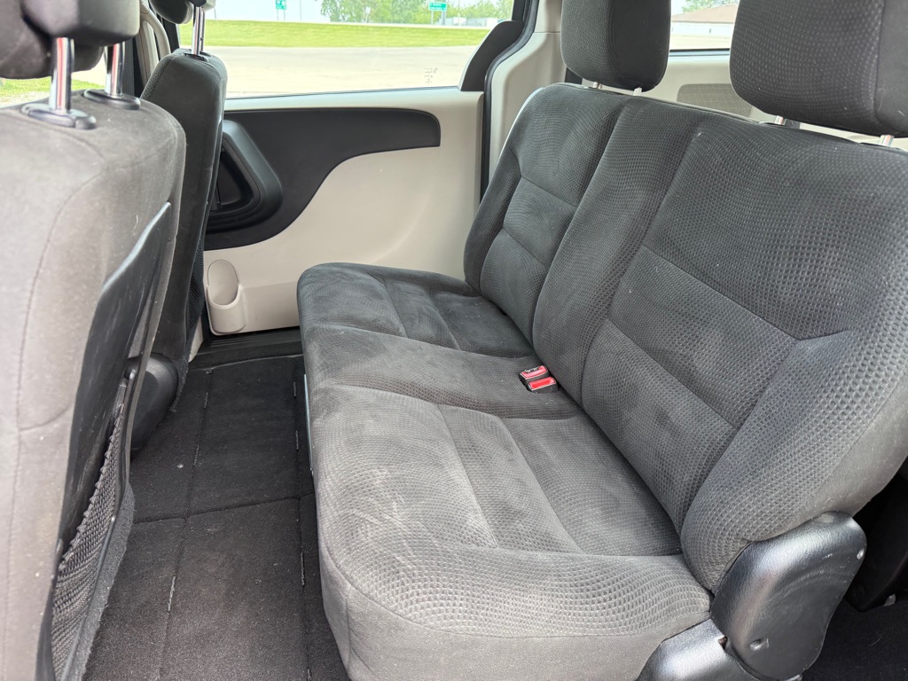 Photo 10 of this DODGE GRAND CARAVAN