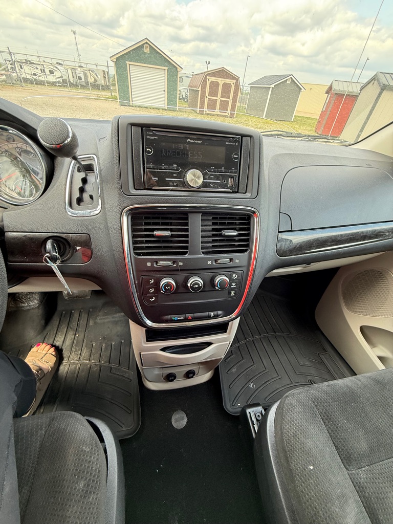 Photo 16 of this DODGE GRAND CARAVAN