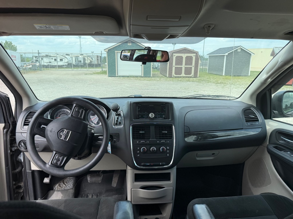 Photo 12 of this DODGE GRAND CARAVAN