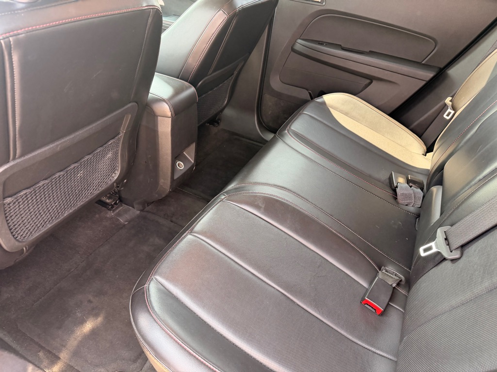 Photo 10 of this CHEVROLET EQUINOX