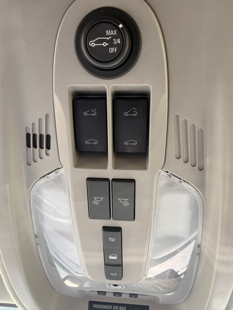 Photo 17 of this CHEVROLET EQUINOX