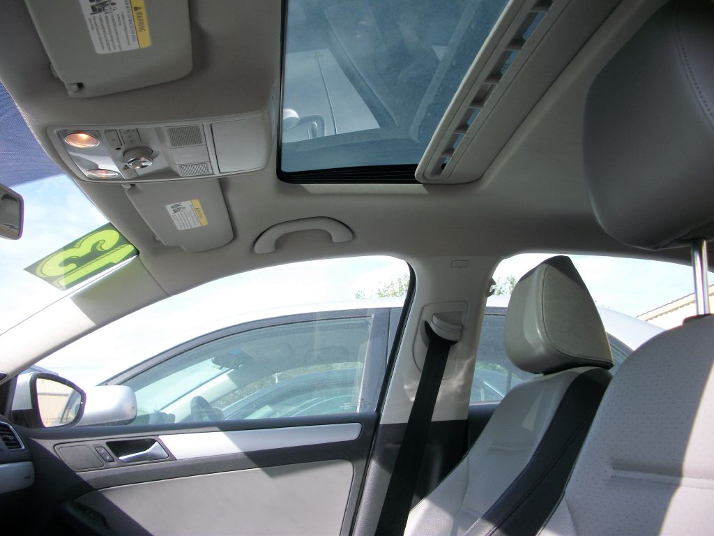 Photo 3 of this VOLKSWAGEN JETTA