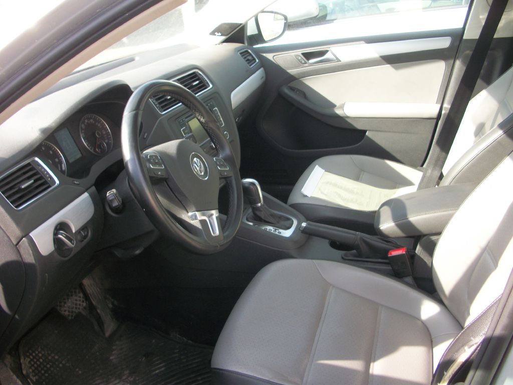 Photo 2 of this VOLKSWAGEN JETTA