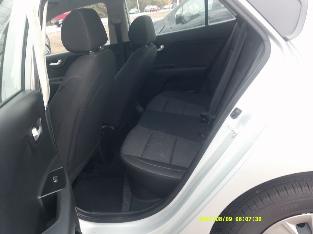 Photo 3 of this KIA RIO