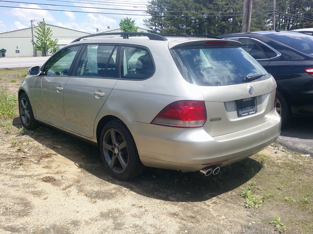 Photo 5 of this VOLKSWAGEN JETTA