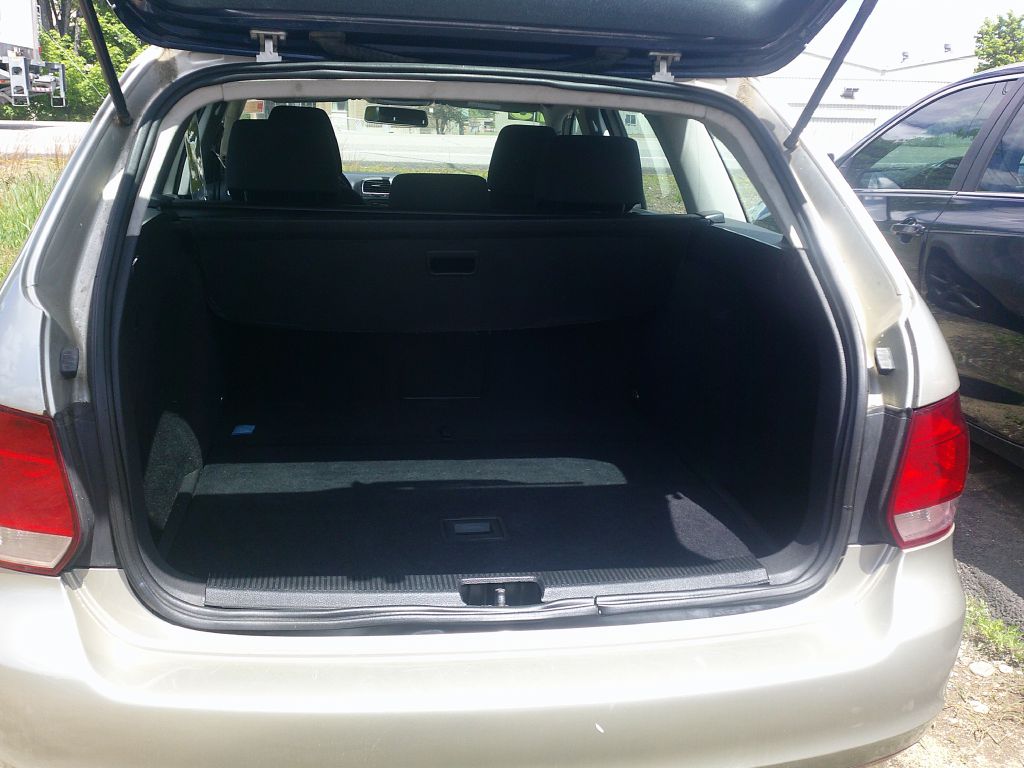 Photo 4 of this VOLKSWAGEN JETTA