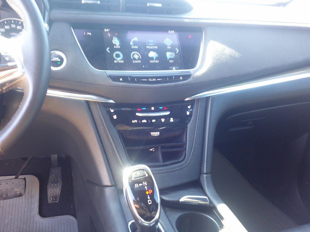 Photo 3 of this CADILLAC XT5 - PLATINUM
