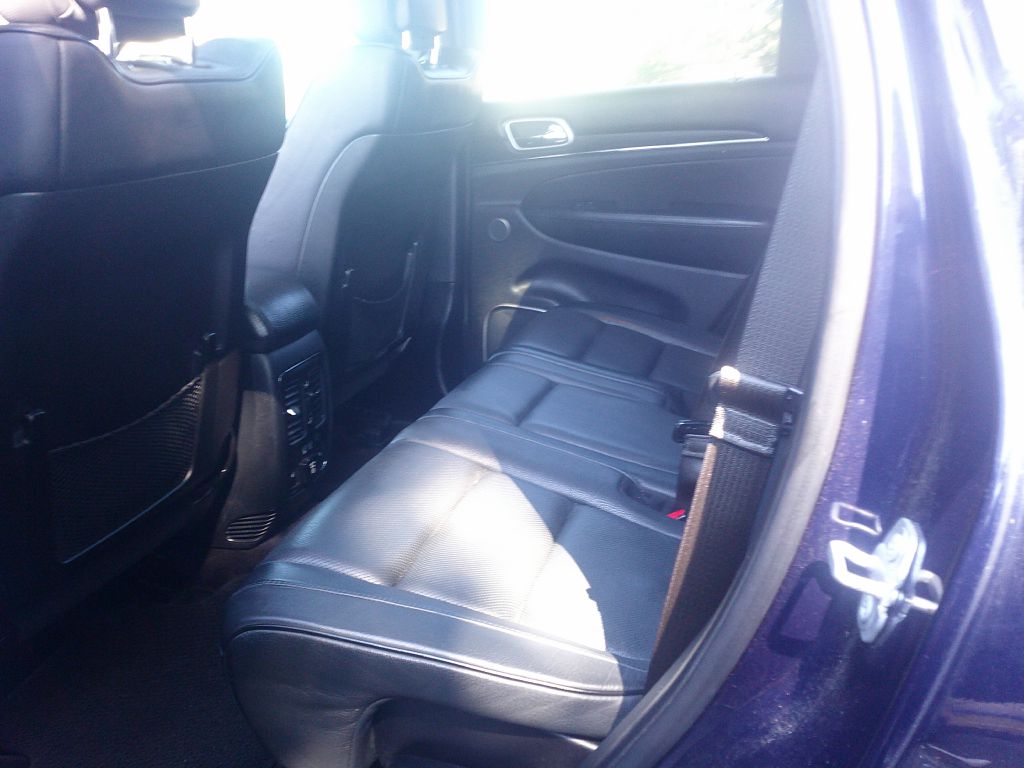 Photo 3 of this JEEP GRAND CHEROKEE