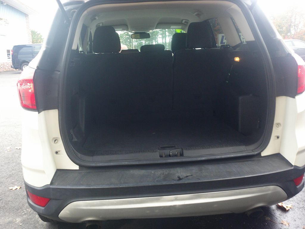 Photo 4 of this FORD ESCAPE