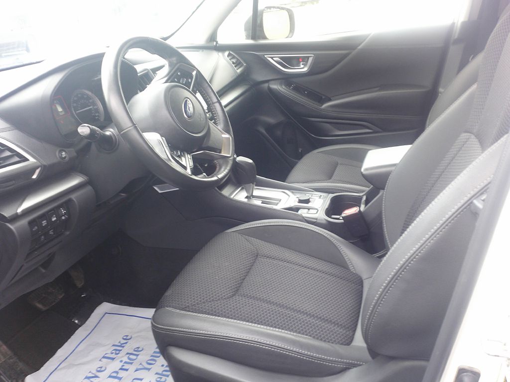 Photo 2 of this SUBARU FORESTER