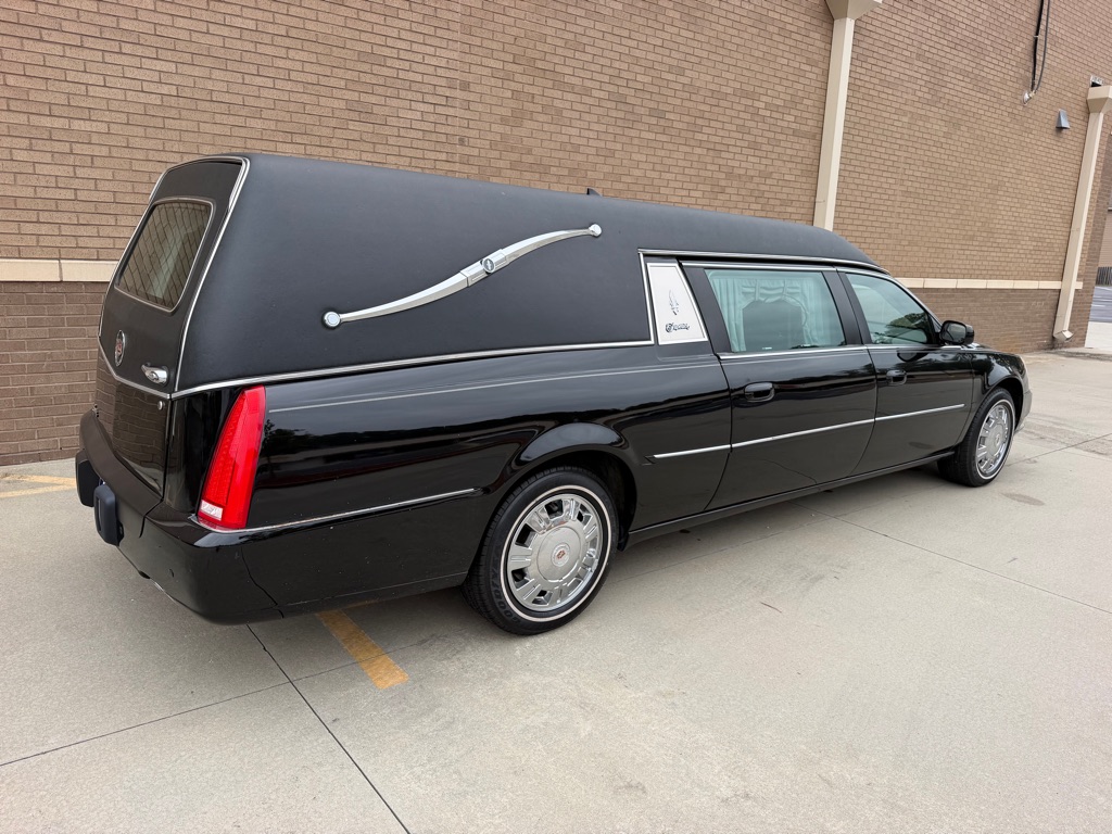 Photo 8 of this CADILLAC PROFESSIONAL CH