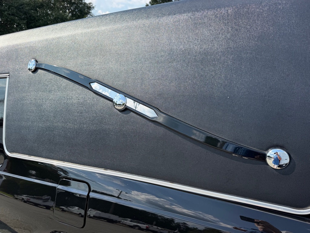 Photo 32 of this CADILLAC PROFESSIONAL CH