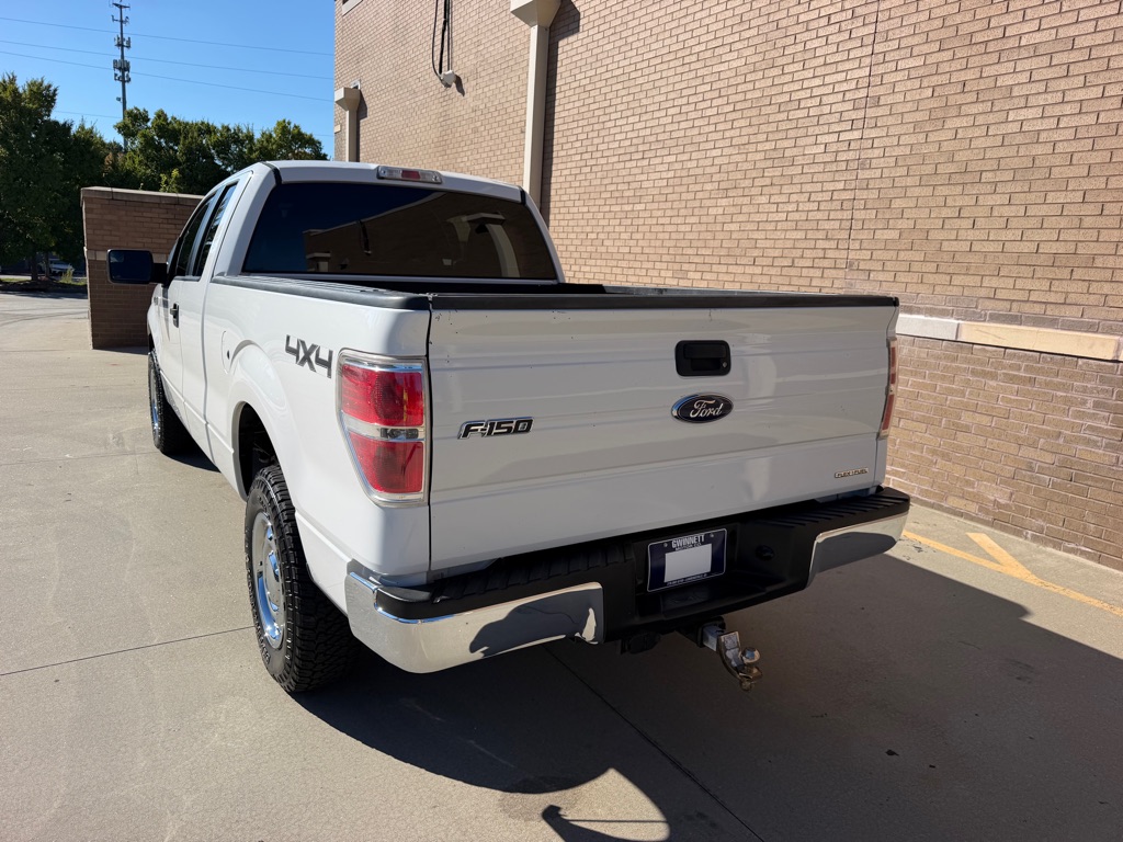 Photo 8 of this FORD F150 SC 4X4