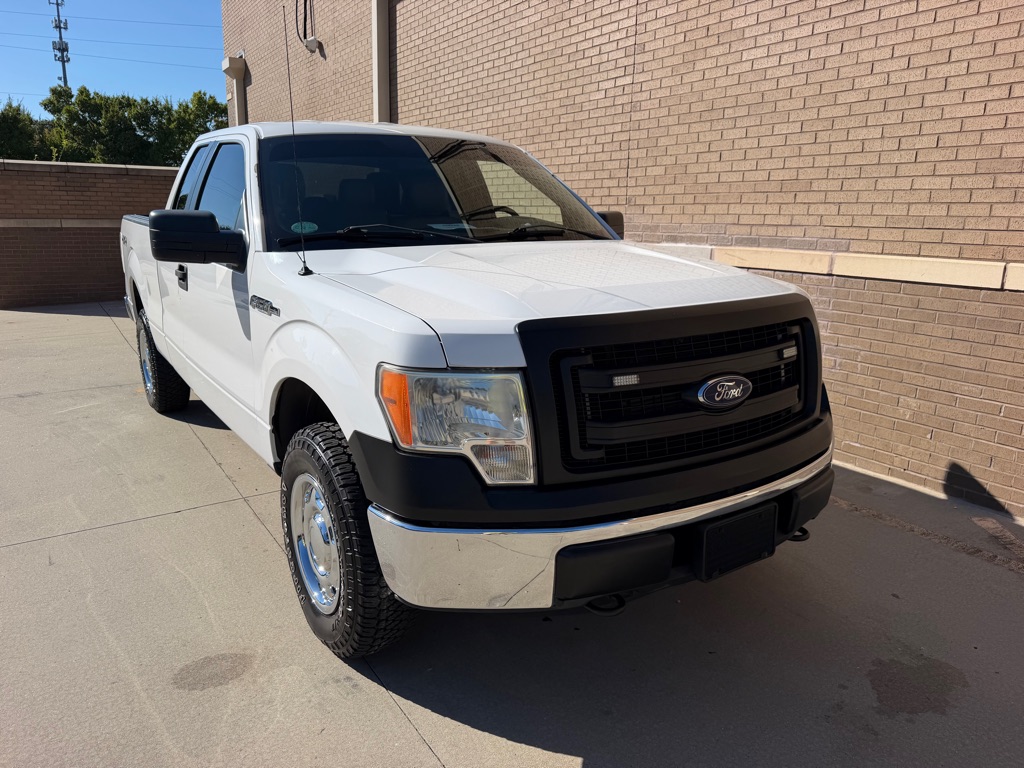 Photo 4 of this FORD F150 SC 4X4