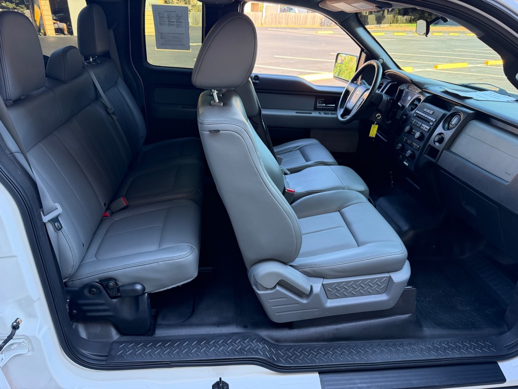 Photo 13 of this FORD F150 SC 4X4