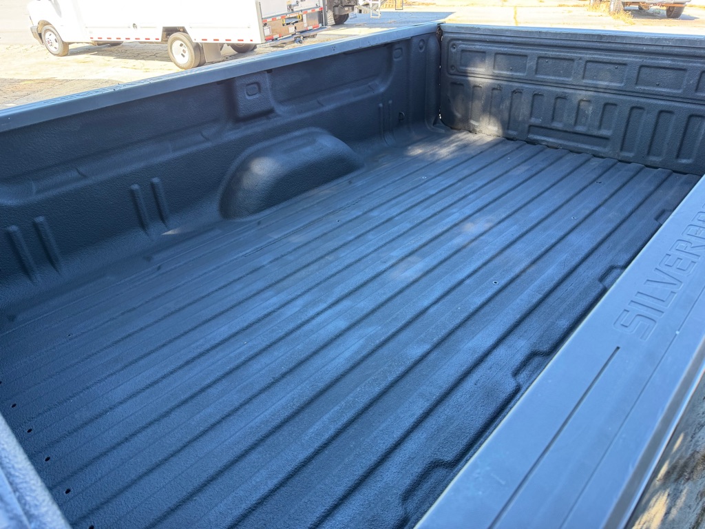 Photo 24 of this CHEVROLET SILVERADO 2500
