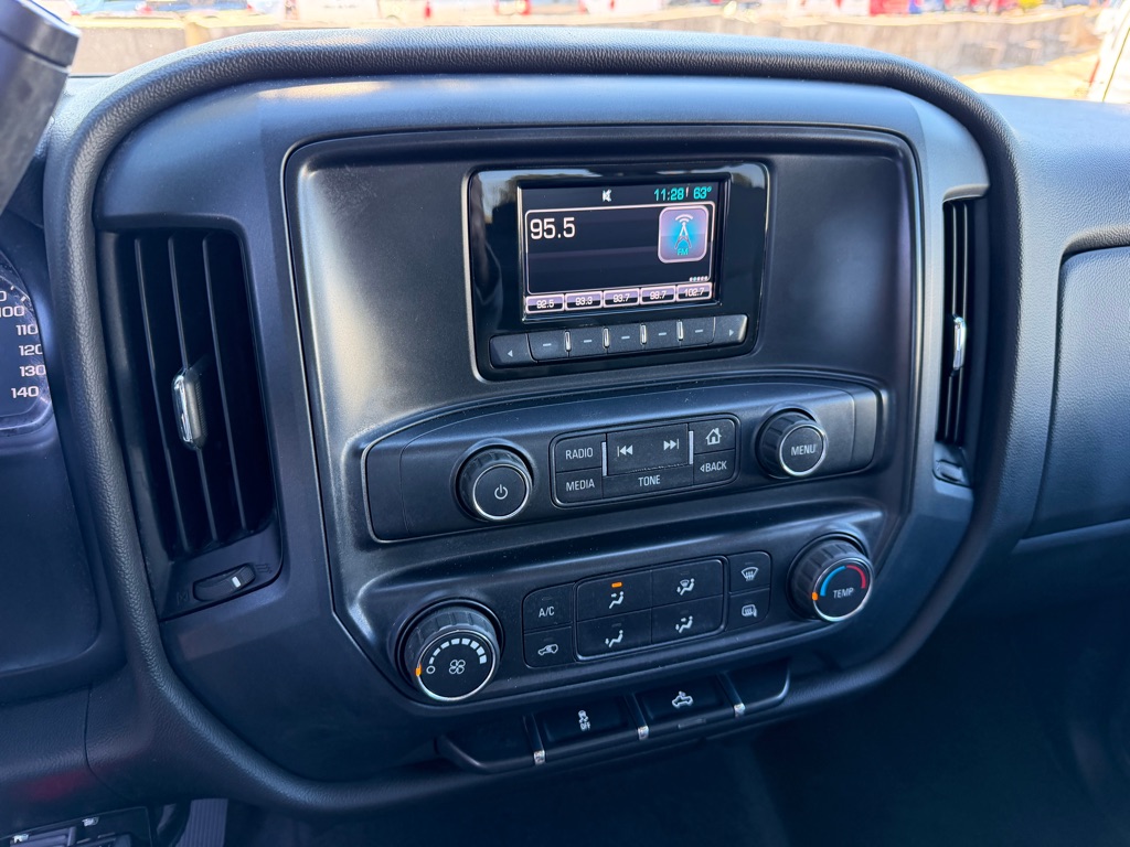Photo 16 of this CHEVROLET SILVERADO 2500
