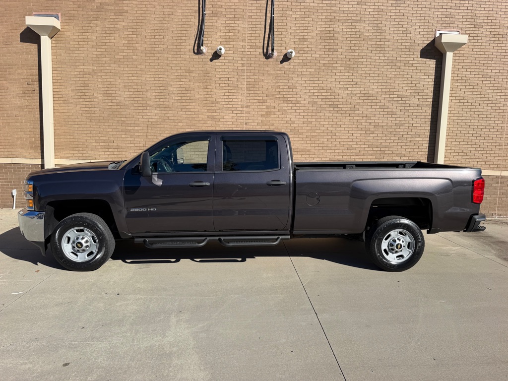 Photo 4 of this CHEVROLET SILVERADO 2500