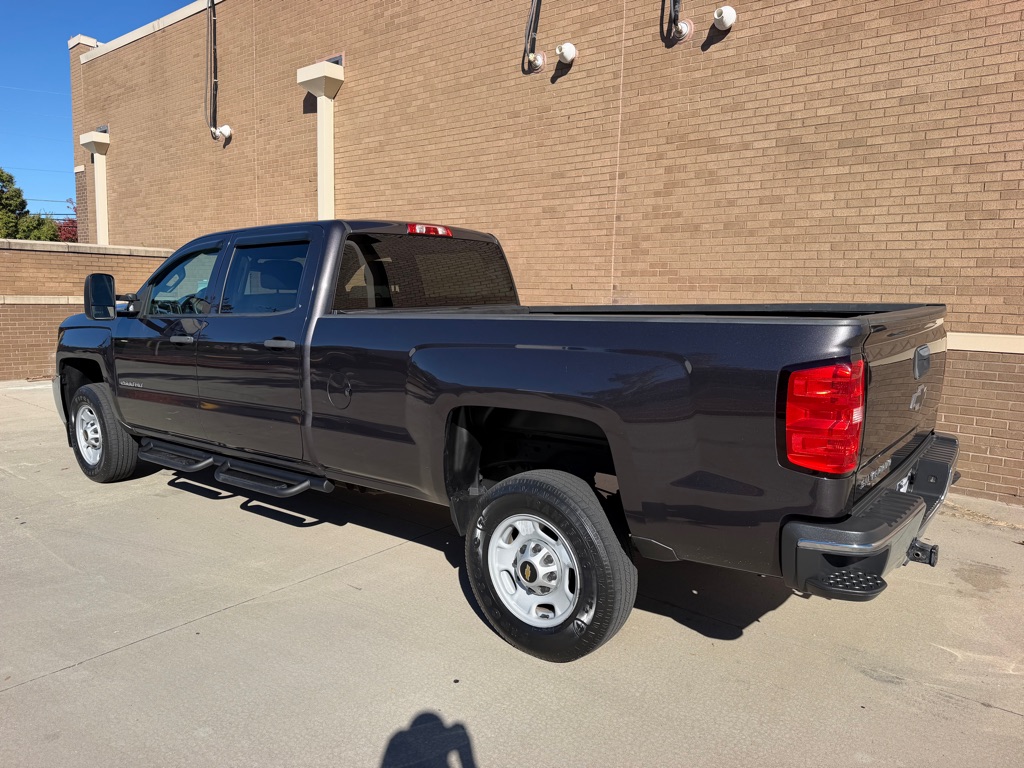 Photo 3 of this CHEVROLET SILVERADO 2500