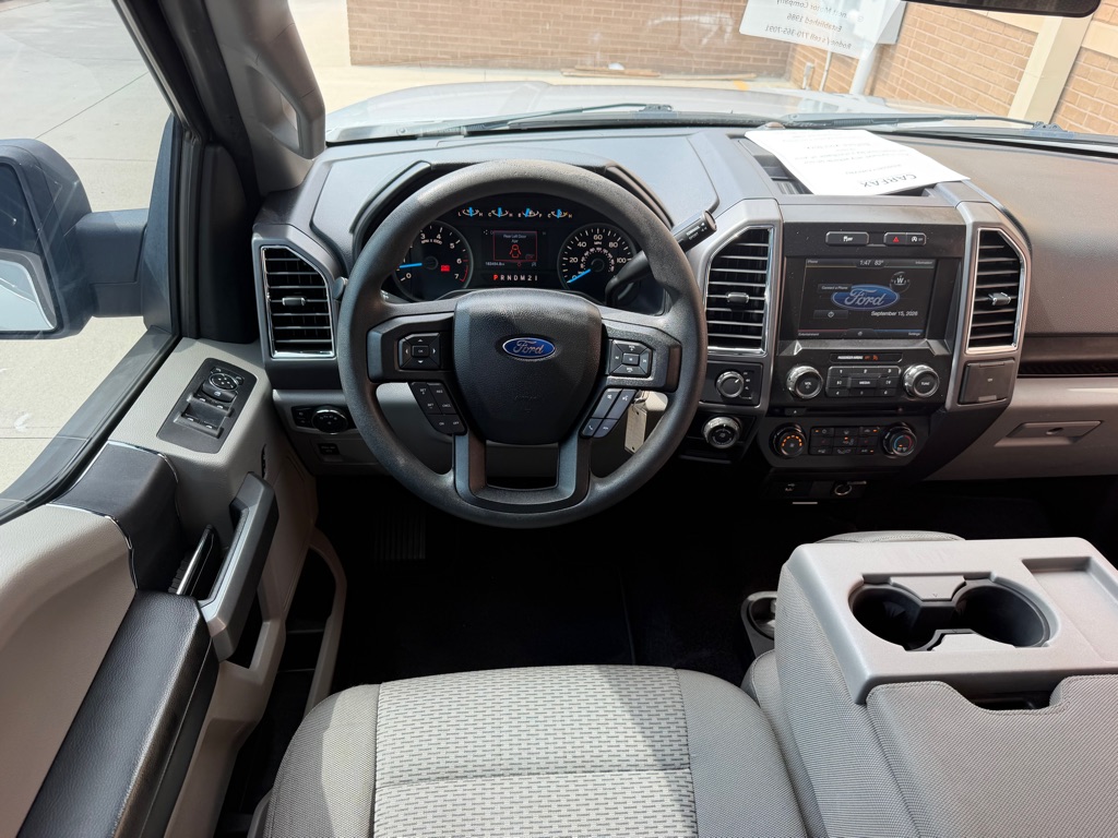 Photo 18 of this FORD F150 XLT 4X4