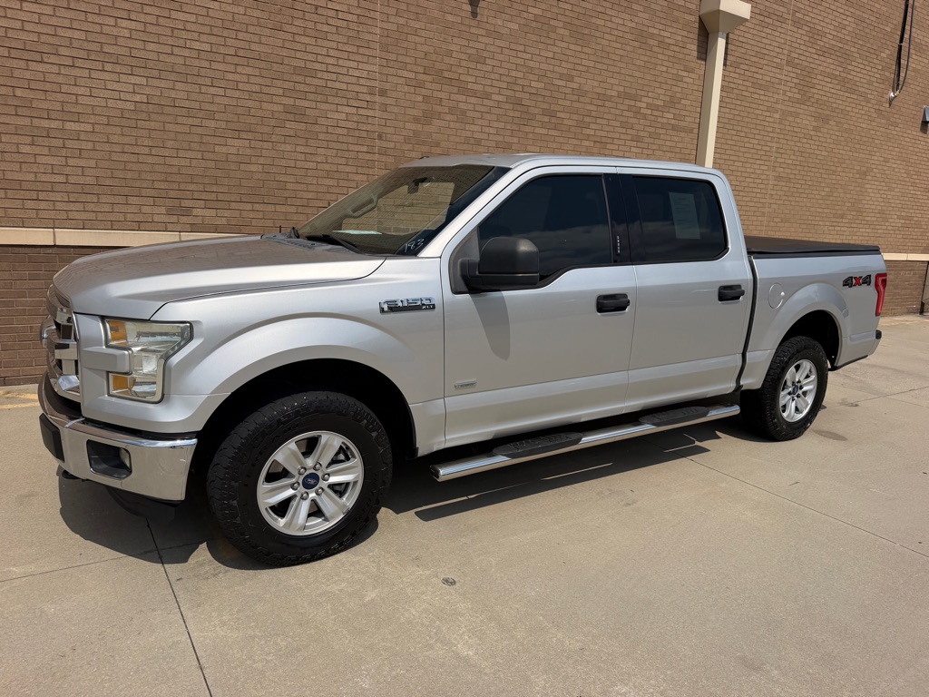 Photo 9 of this FORD F150 XLT 4X4