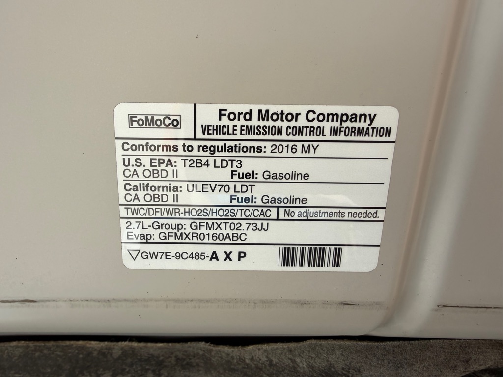 Photo 31 of this FORD F150 XLT 4X4