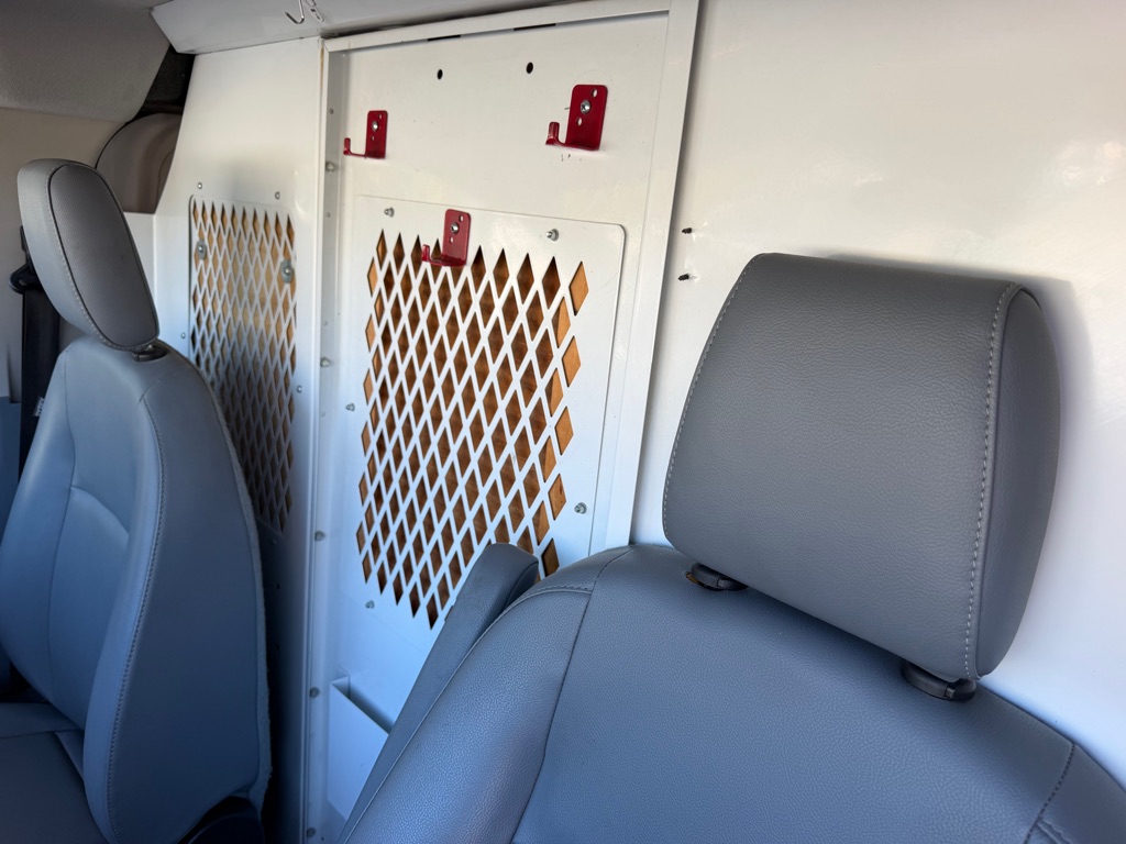 Photo 14 of this FORD TRANSIT T-150
