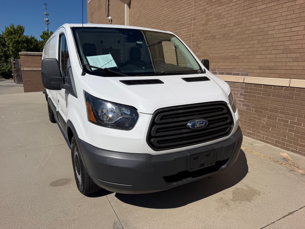 Photo 5 of this FORD TRANSIT T-150