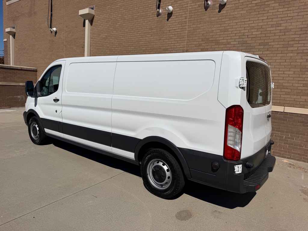 Photo 8 of this FORD TRANSIT T-150