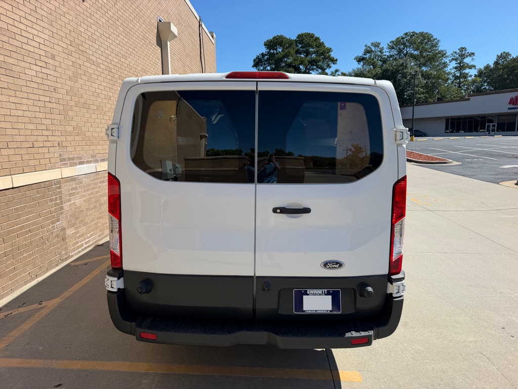 Photo 6 of this FORD TRANSIT T-150